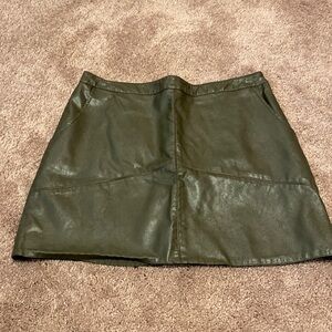 Harper Heritage | Faux Leather Mini Skirt in Olive Green. Size Large.